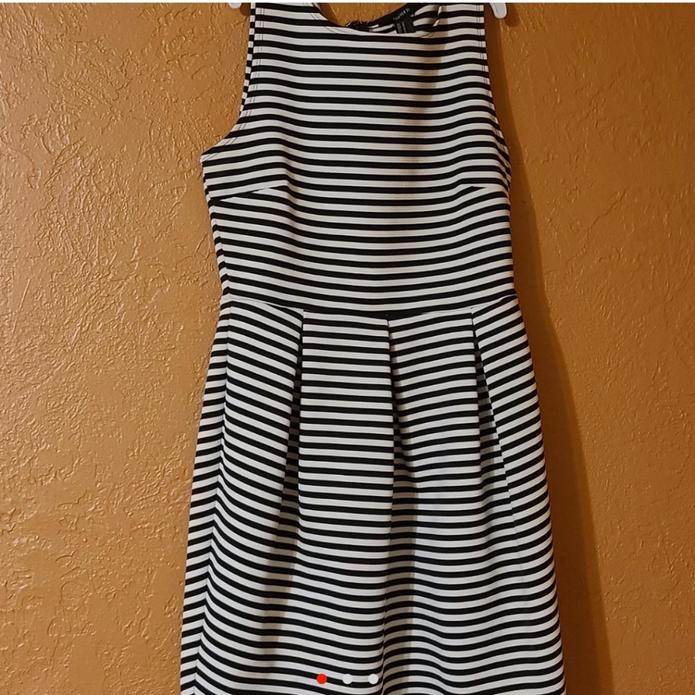 Short cute striped dress